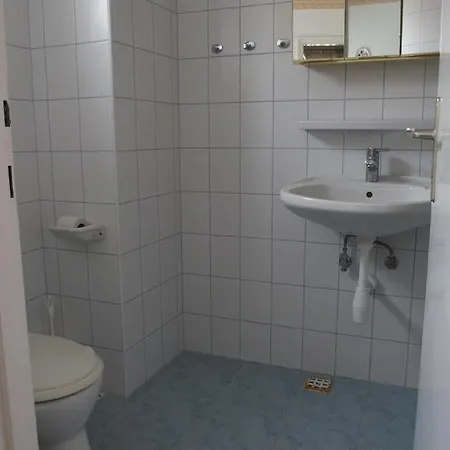 Szeplak Apartman בית הארחה *