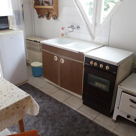 Szeplak Apartman גיולה