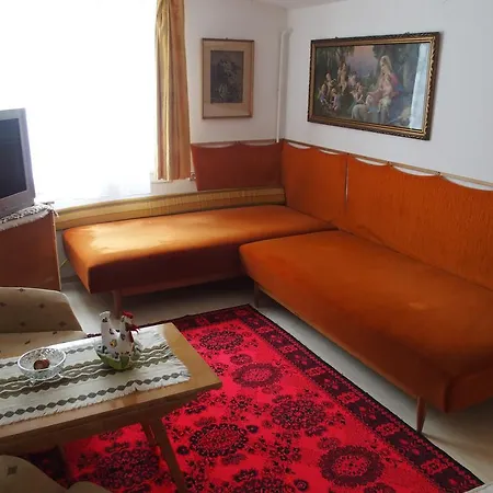 Szeplak Apartman בית הארחה
