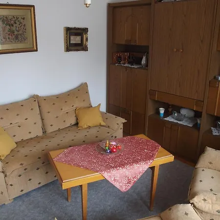 Szeplak Apartman בית הארחה